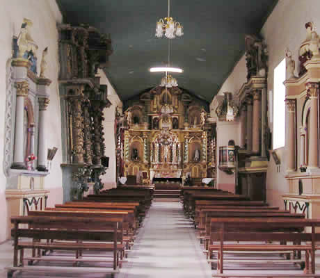 interior de la iglesia católica junín