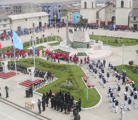 desfile cívico en junín perú